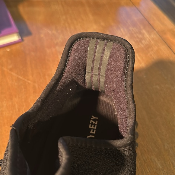 Yeezy 350 V2 Bred - Picture 9 of 10